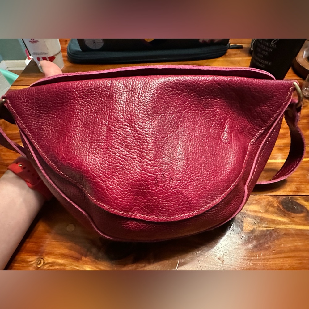 Portland Leather Goods Medium Orchid Koala Sling Bag